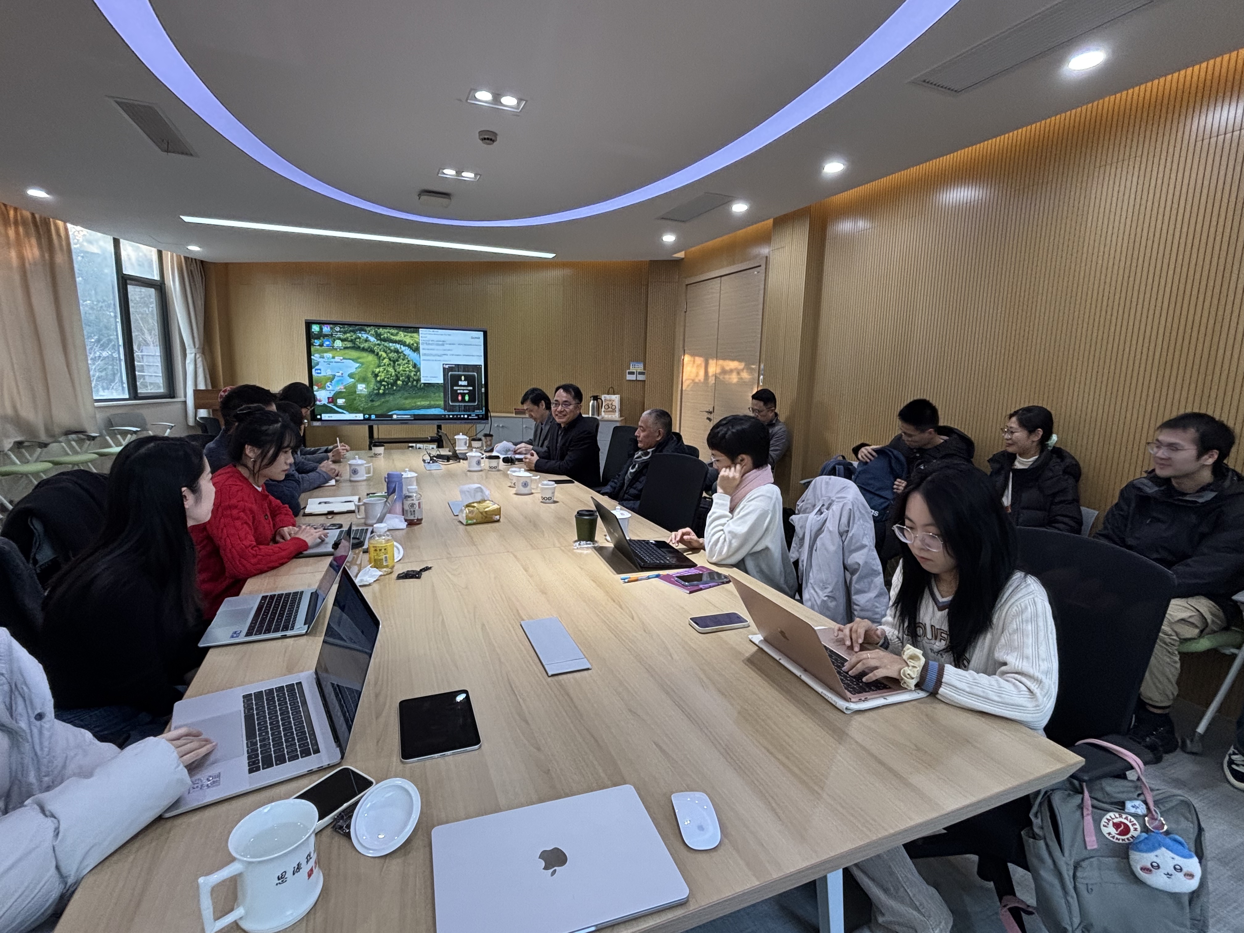 e96e0b2fc505d8a2d305d5967ef366c2